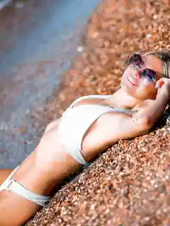 Alex escort a Parigi