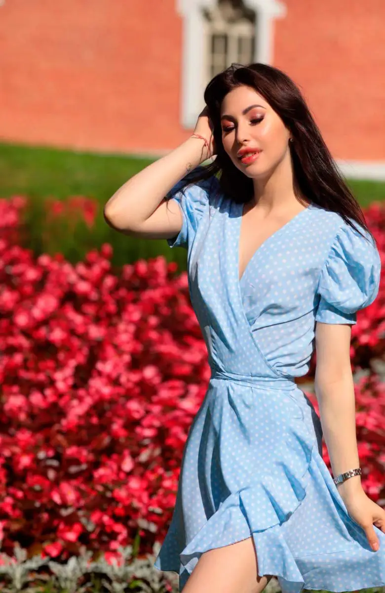 Amina escort in Paris