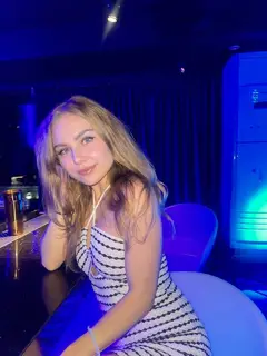 Assol escort a Parigi