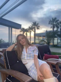 Assol escort a Parigi