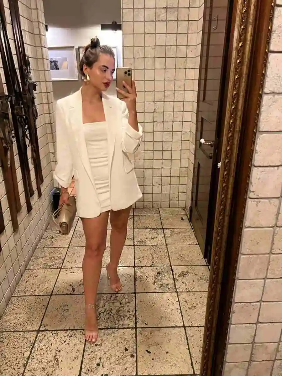 Karina escort a Parigi