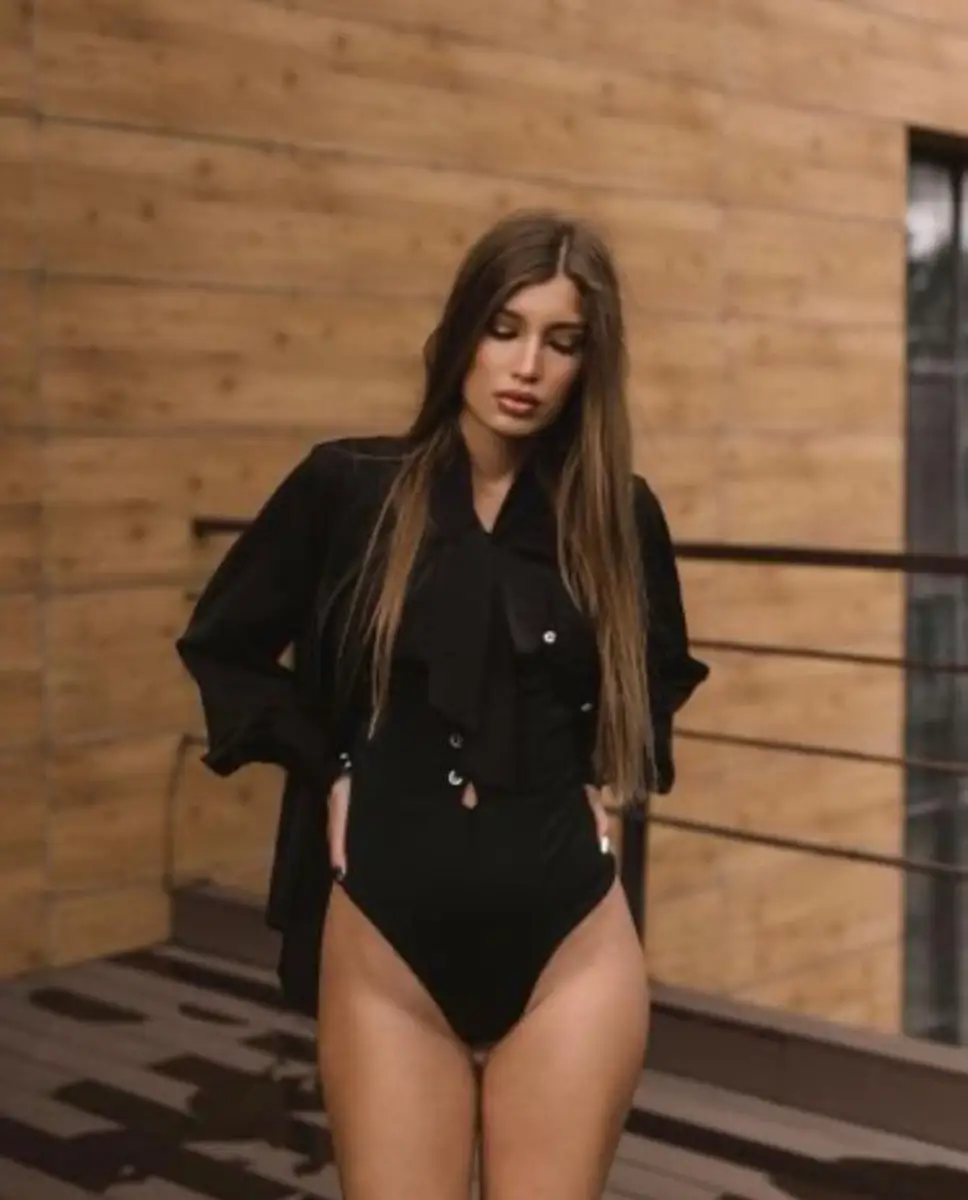 Ksenia escort in Paris