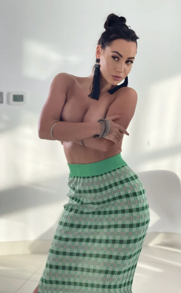 Lara escort à Paris