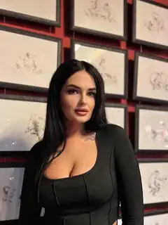 Zarina escort a Parigi